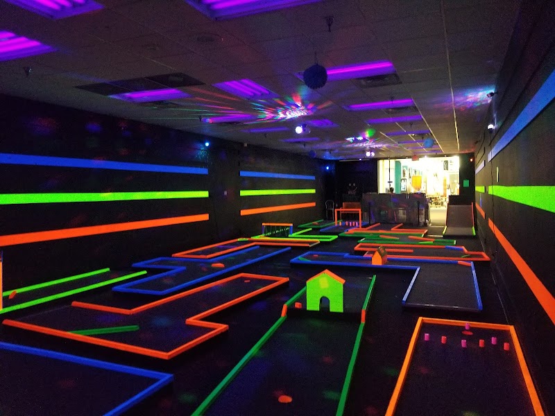 Blacklight Mini Golf Gadsden LLC