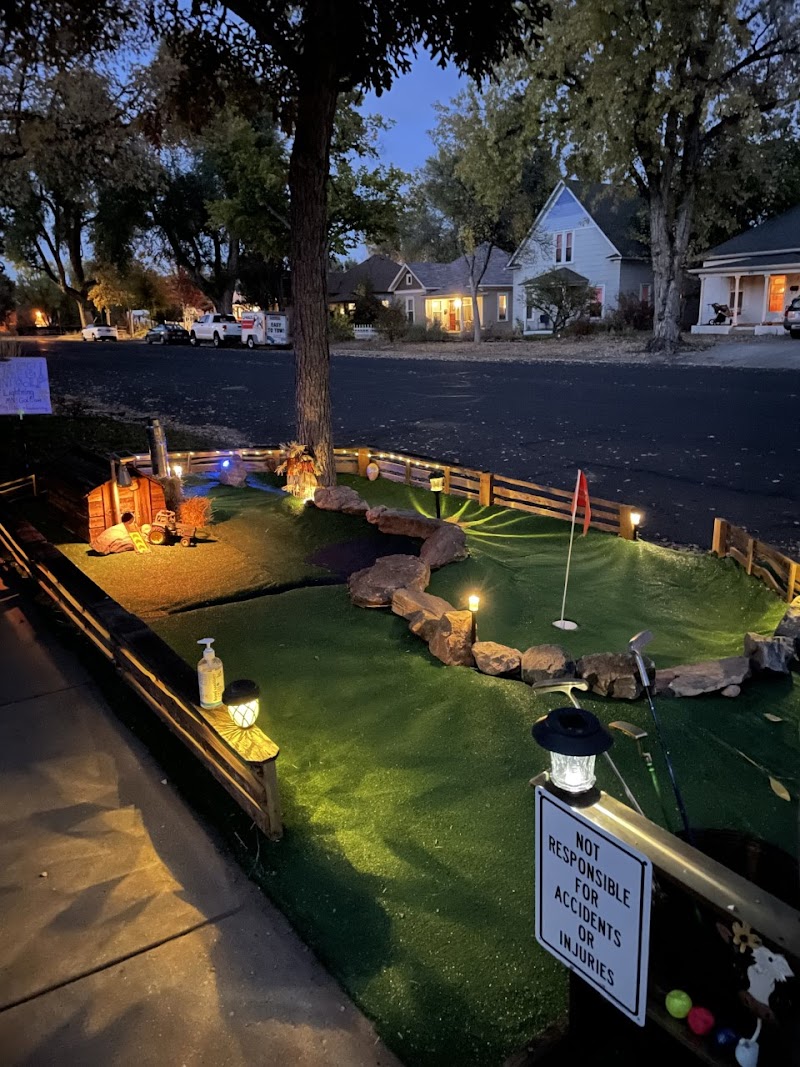 Lightning mini golf