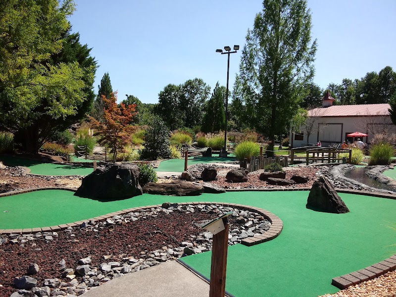 Hilltop Overlook mini golf and arcade