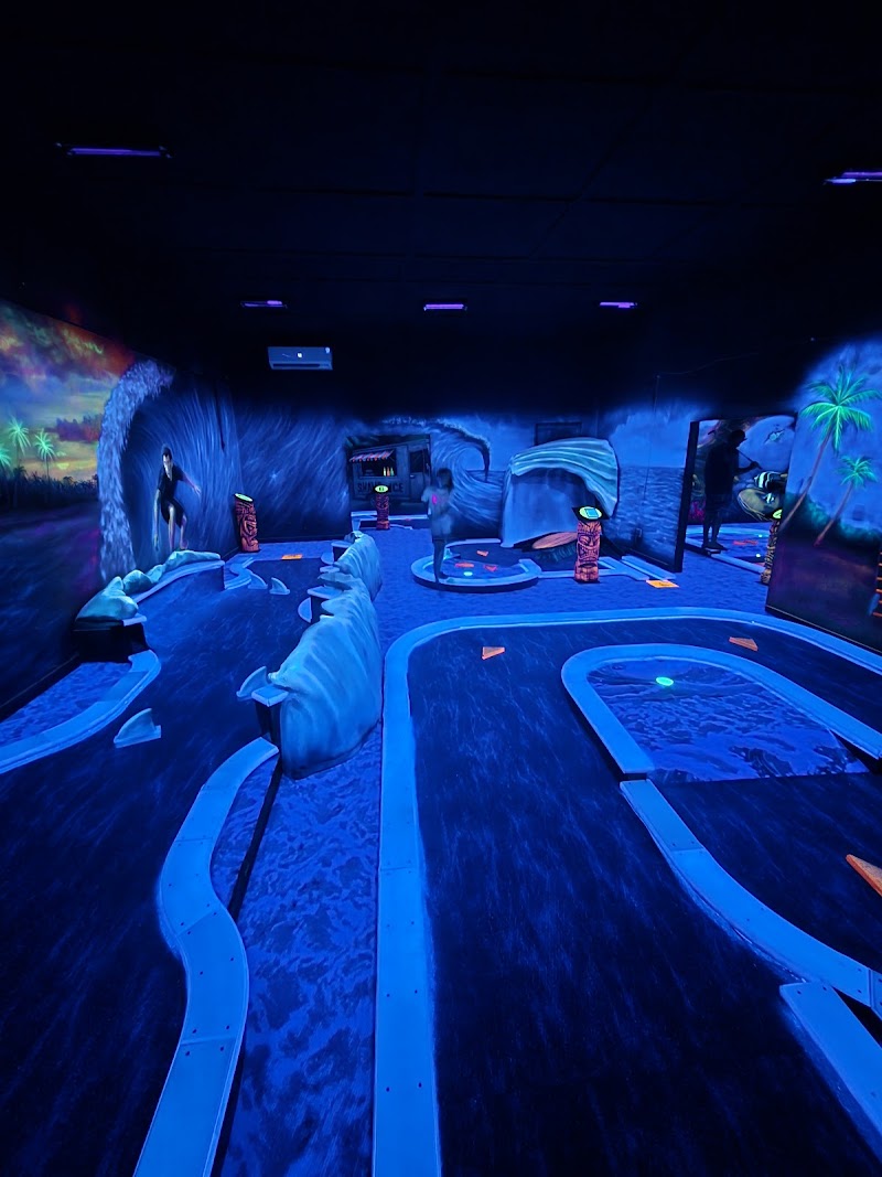 Aloha Glo Mini Golf