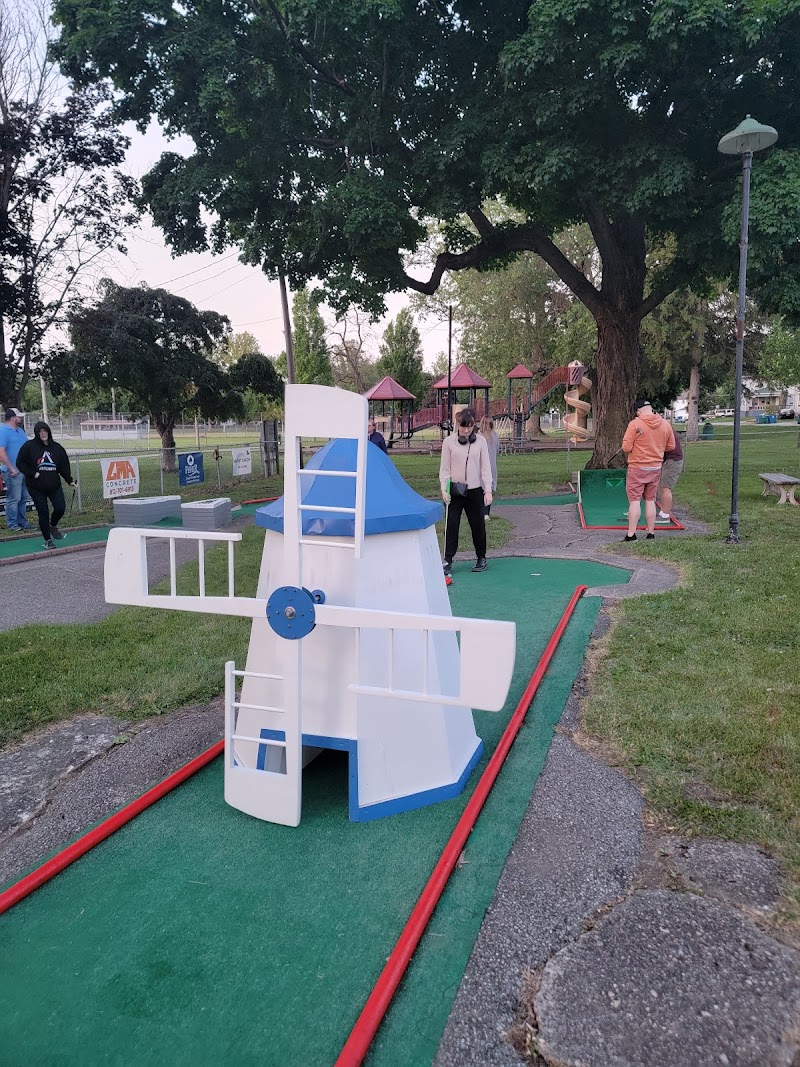 Riverside Park Putt-Putt Golf