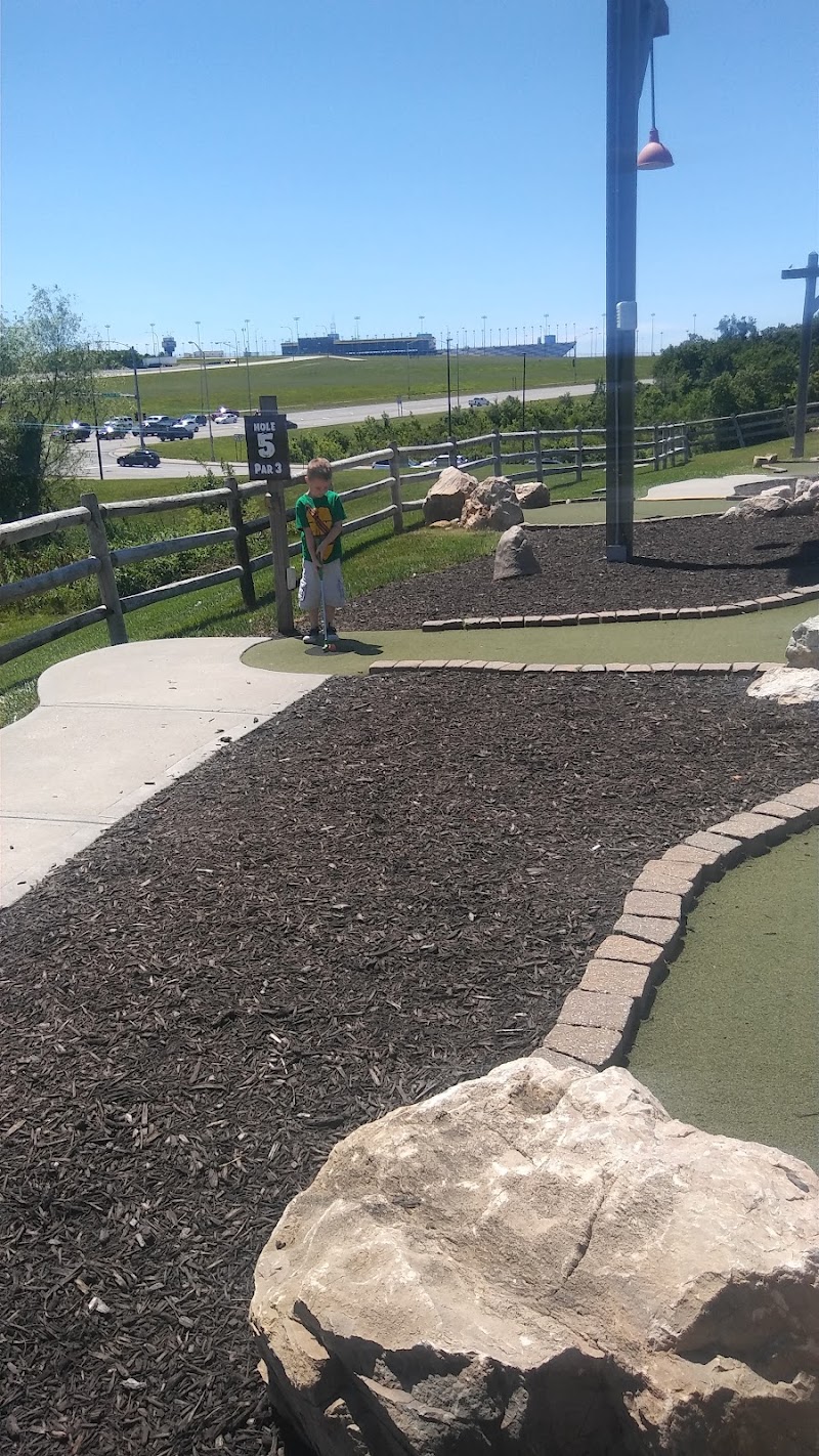 Howl In One Mini Golf