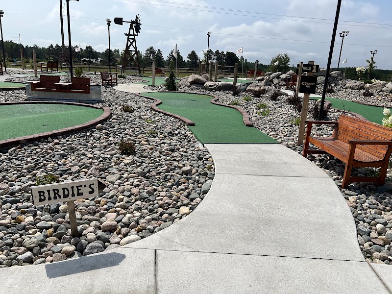 Birdie’s Mini Golf
