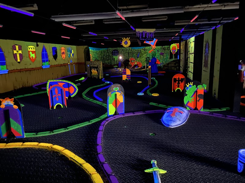 Wizards & Dragons Black Light Mini-Golf