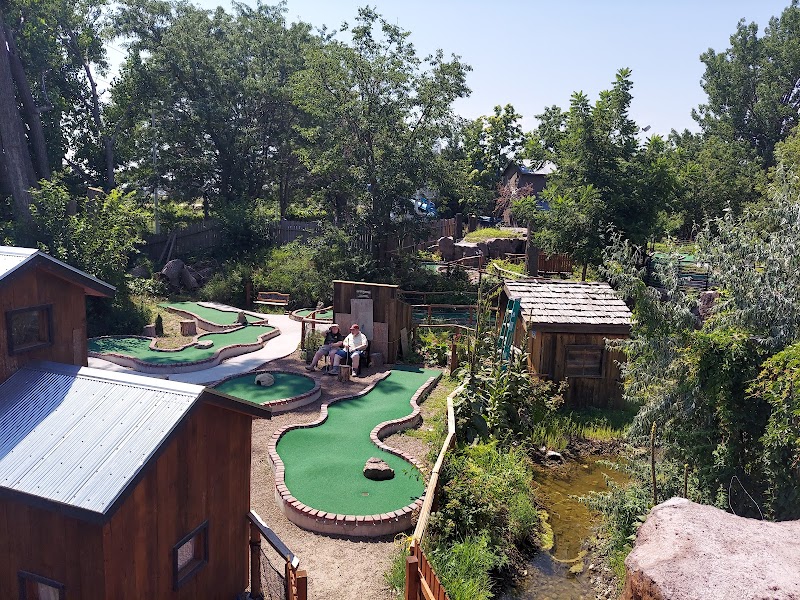 Crystal Cave and Falls Adventure Mini Golf