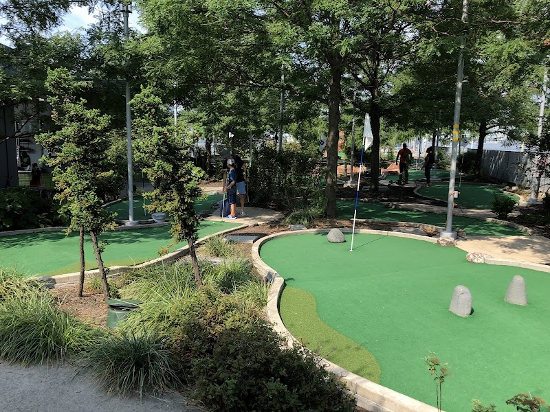 Pier 25 Mini Golf & Volleyball (@PIER25NYC)