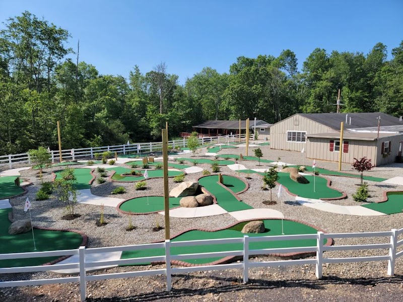 Colonial Woods Mini Golf