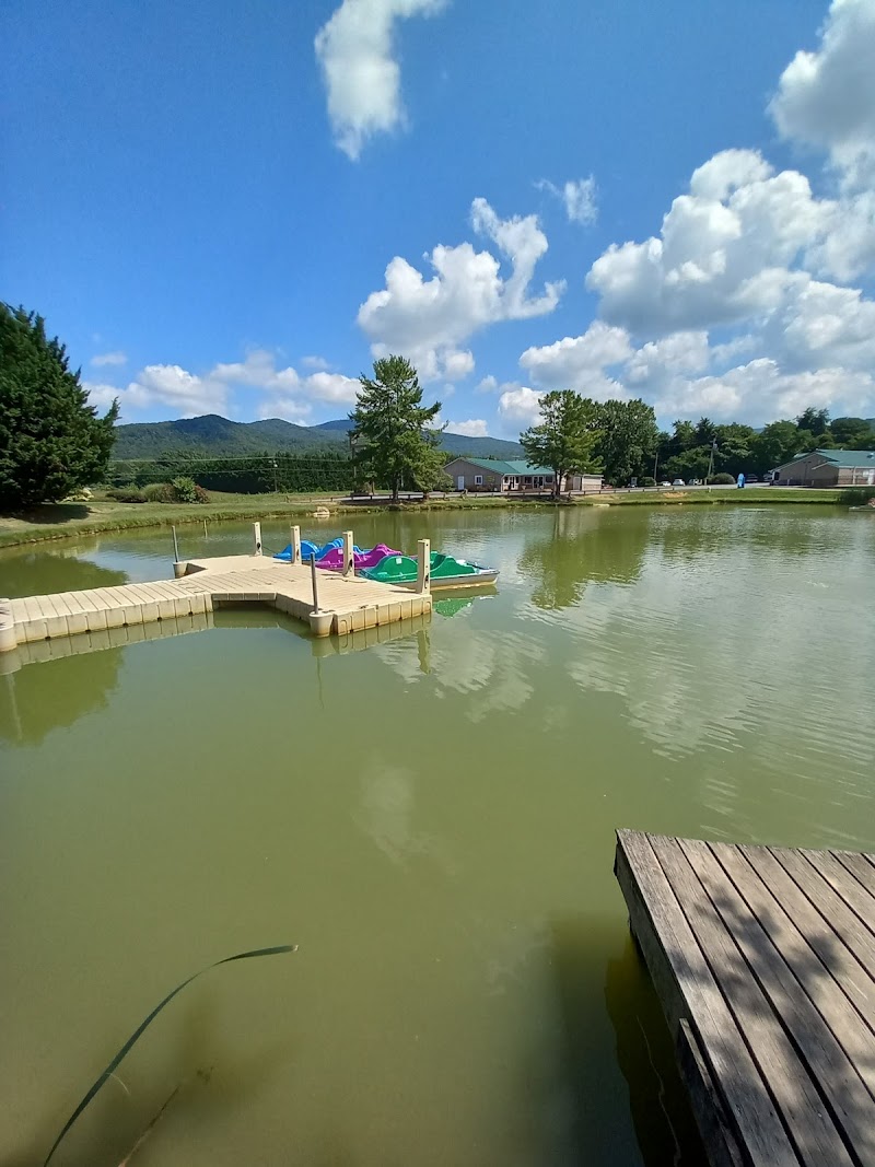Yogi's Mini Golf Course