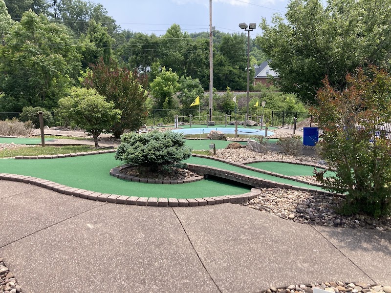 Billy Bob’s Adventure Golf